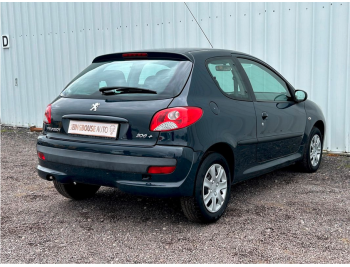 Peugeot 206 +  2010 • 140500 km • Essence