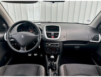 PEUGEOT 206 + 1,4 HDI 70cv • 2012 • 146002 km • Diesel